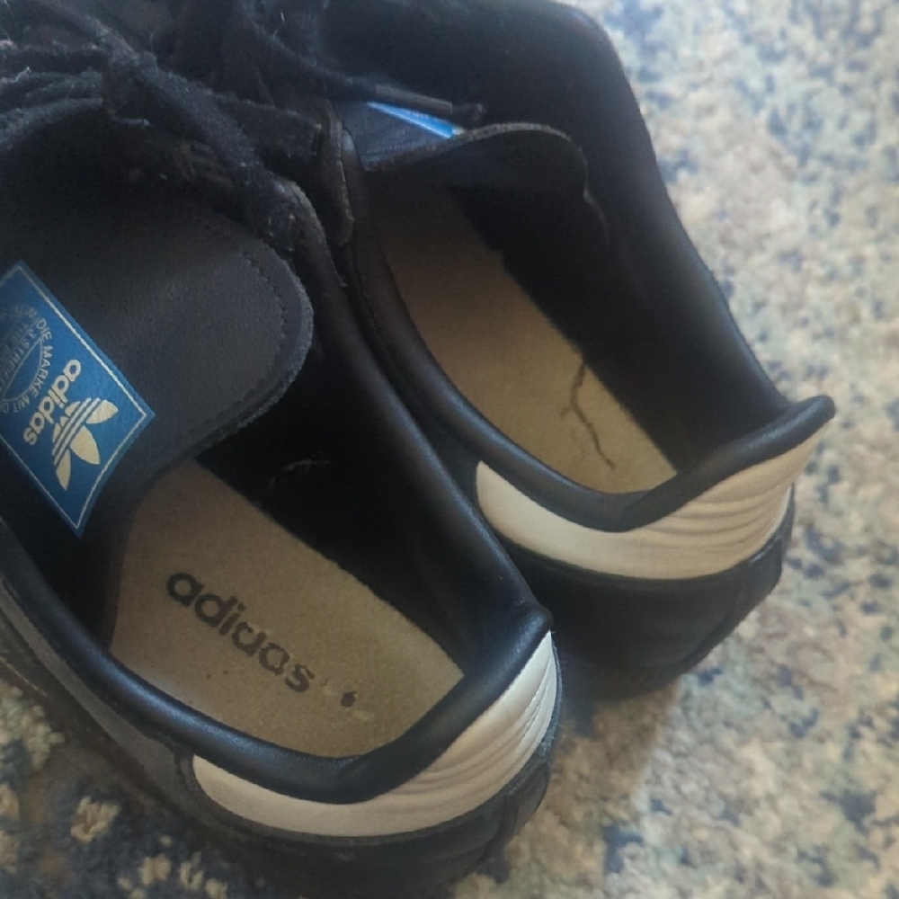 🌸 Absolutely Final Drop🌸 Adidas Kids Black and White Sambas - Picture 9 of 10